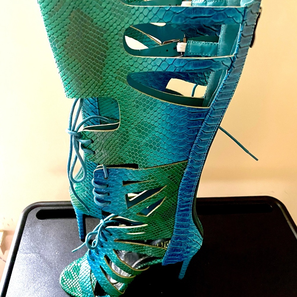 Shoe Dazzle faux Snake skin thigh-high heels